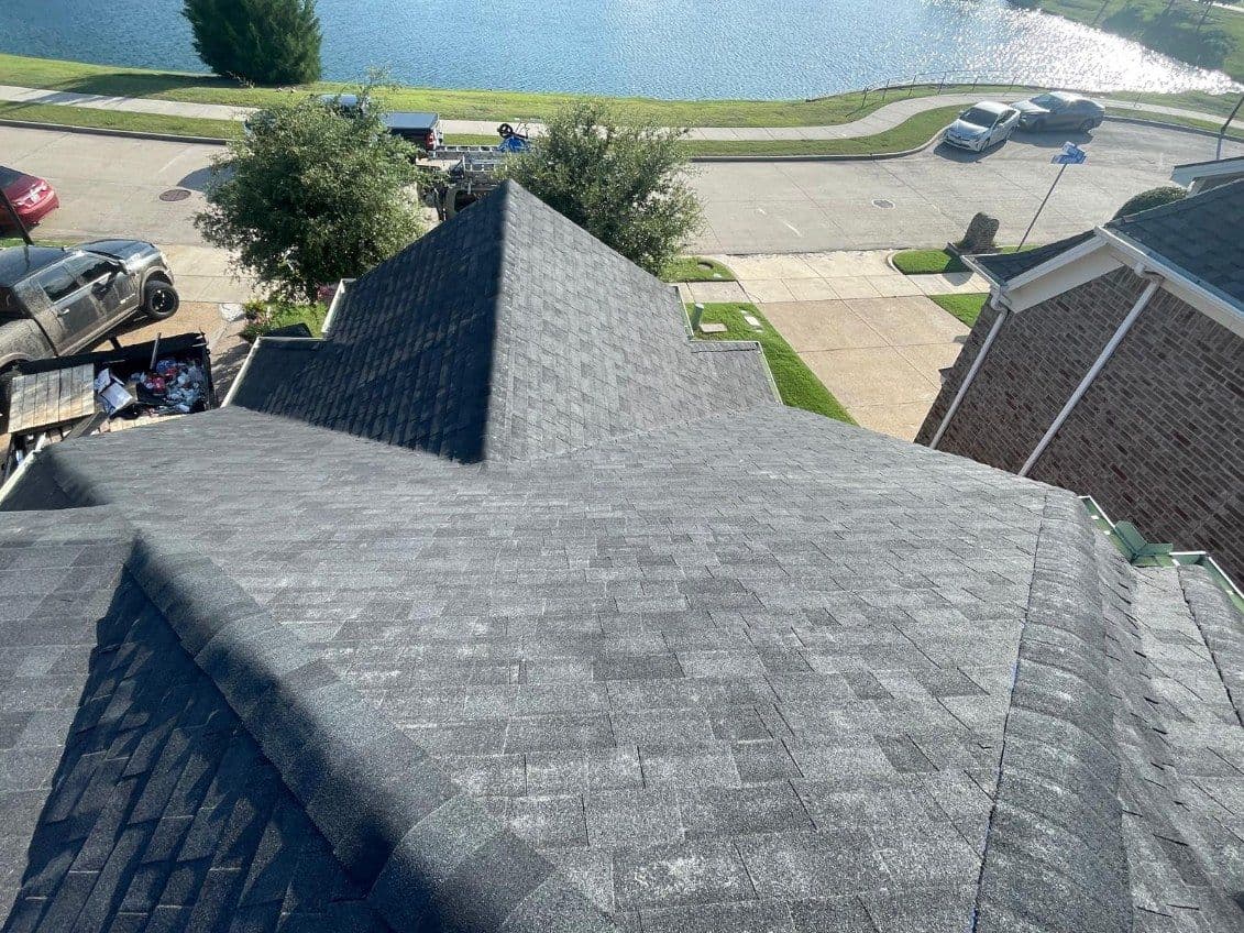 Gallery photos for Stunning Roof Upgrade With Dark Shingles: Image #1